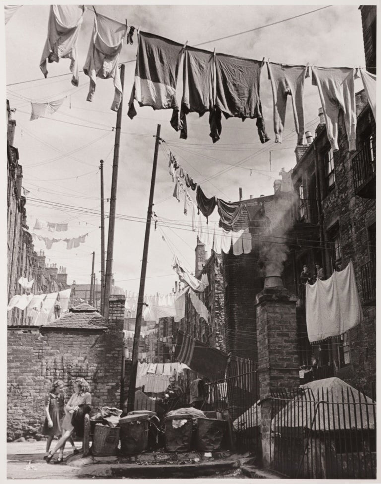 478 Washing Strung Between the Tenements, Dundee, Scotland, 1946. Wolfgang Suschitzky, 1912 – 2016.