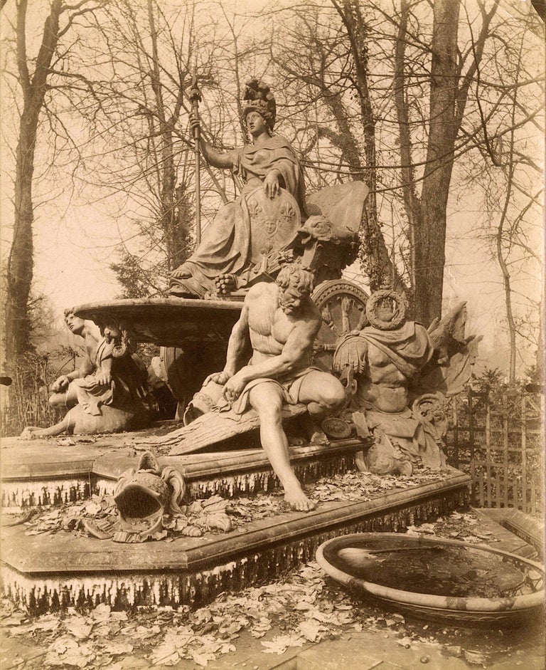 59 Versailles Bosquet de l'Arc de Triomphe, 1904, No. 6479. Eugène Atget.